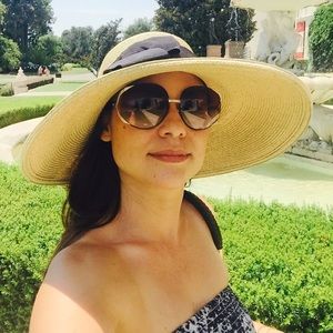 Meet your Posher, Elda